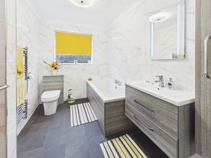 Family Bathroom- click for photo gallery